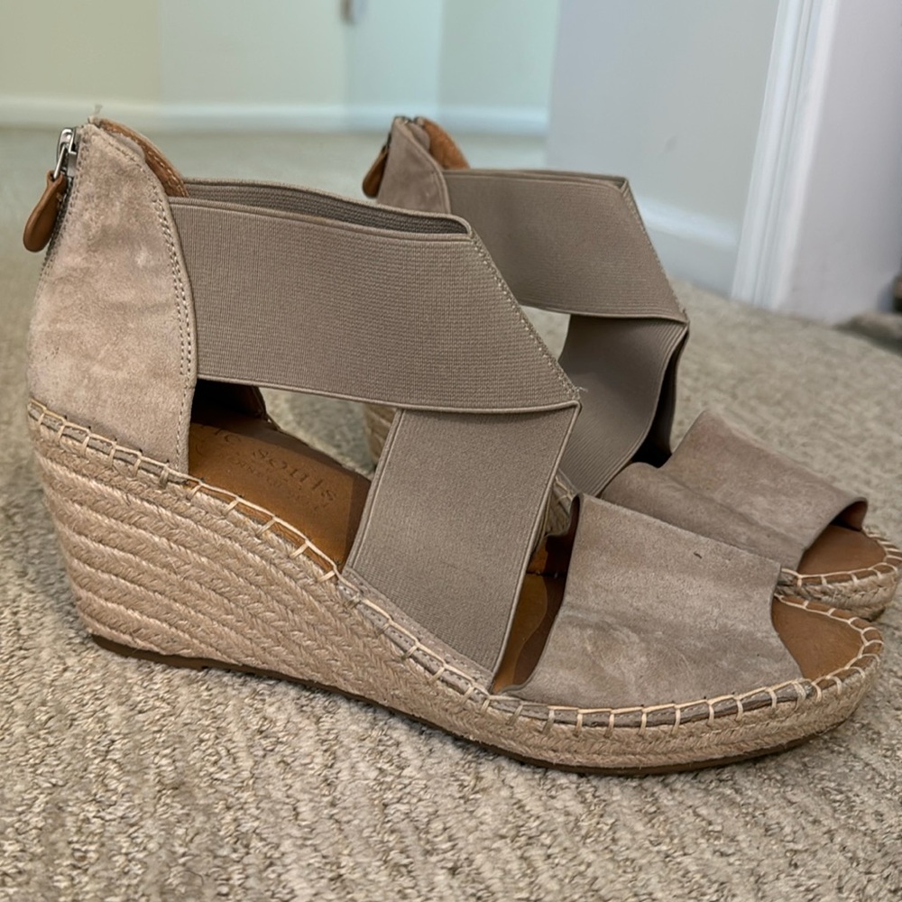Gentle Souls size 10 espadrille taupe excellent condition